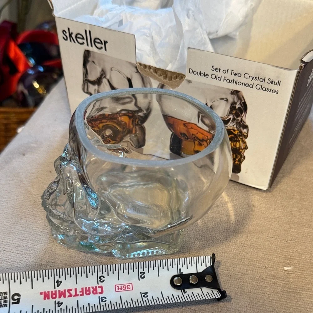 Skeller Crystal Skull Glasses Set